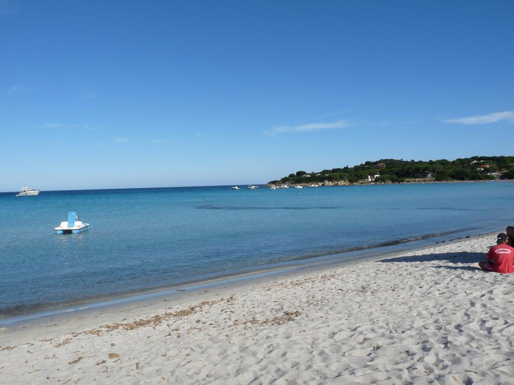Monolocale San Teodoro Apartment Ruang foto