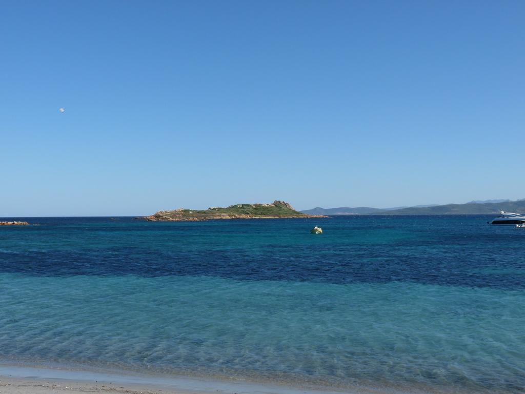 Monolocale San Teodoro Apartment Ruang foto